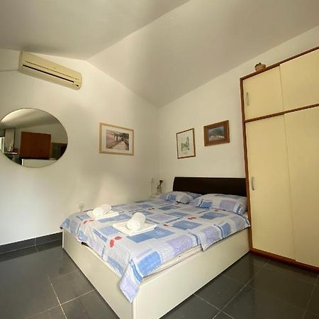 Apartmani Sara オミサリ エクステリア 写真