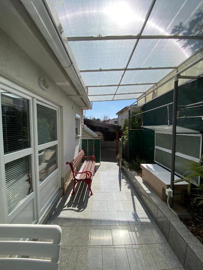 Apartmani Sara オミサリ エクステリア 写真